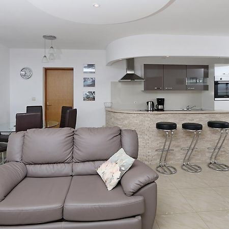 Apartments Intiv Malinska Kültér fotó