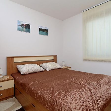 Apartments Intiv Malinska Kültér fotó