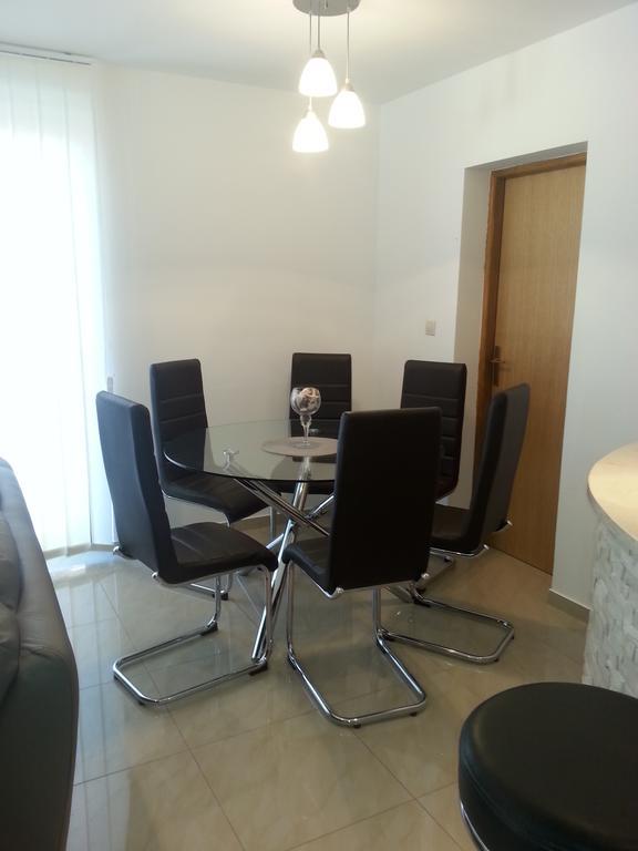 Apartments Intiv Malinska Szoba fotó