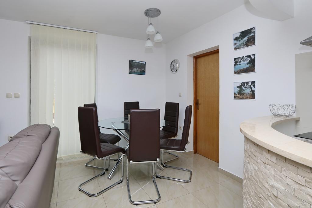 Apartments Intiv Malinska Kültér fotó