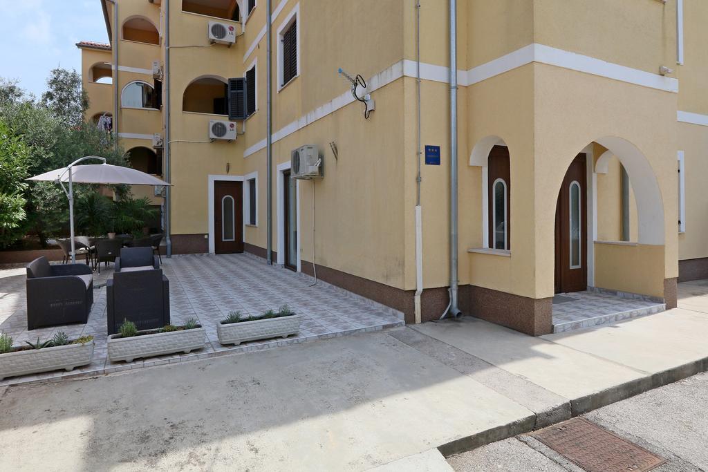 Apartments Intiv Malinska Kültér fotó