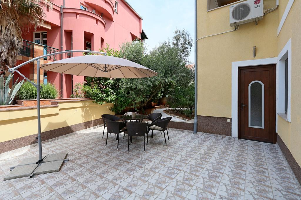 Apartments Intiv Malinska Kültér fotó