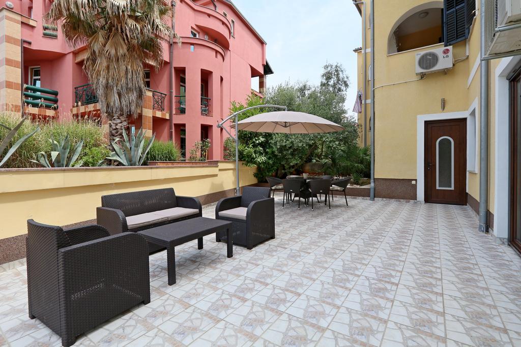 Apartments Intiv Malinska Kültér fotó